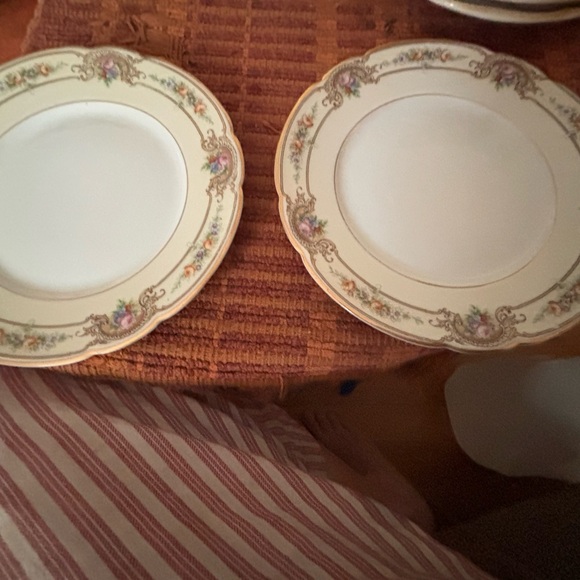 Antique Black Knight Set of 2 24k trim dishes - Picture 7 of 16